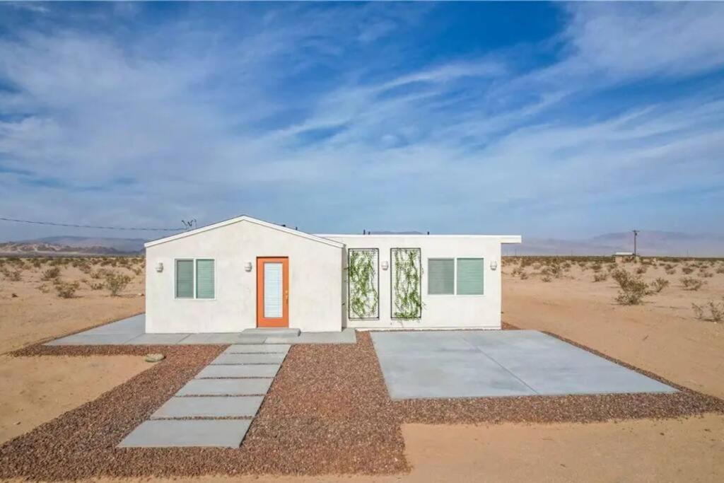 Serene Modern Home Backdoor With Great Wifi, Games, Movies, Patio Seating And Bbq Easy Access To North Joshua Tree National Park In 10 Minutes Туентинайн Палмс Екстериор снимка