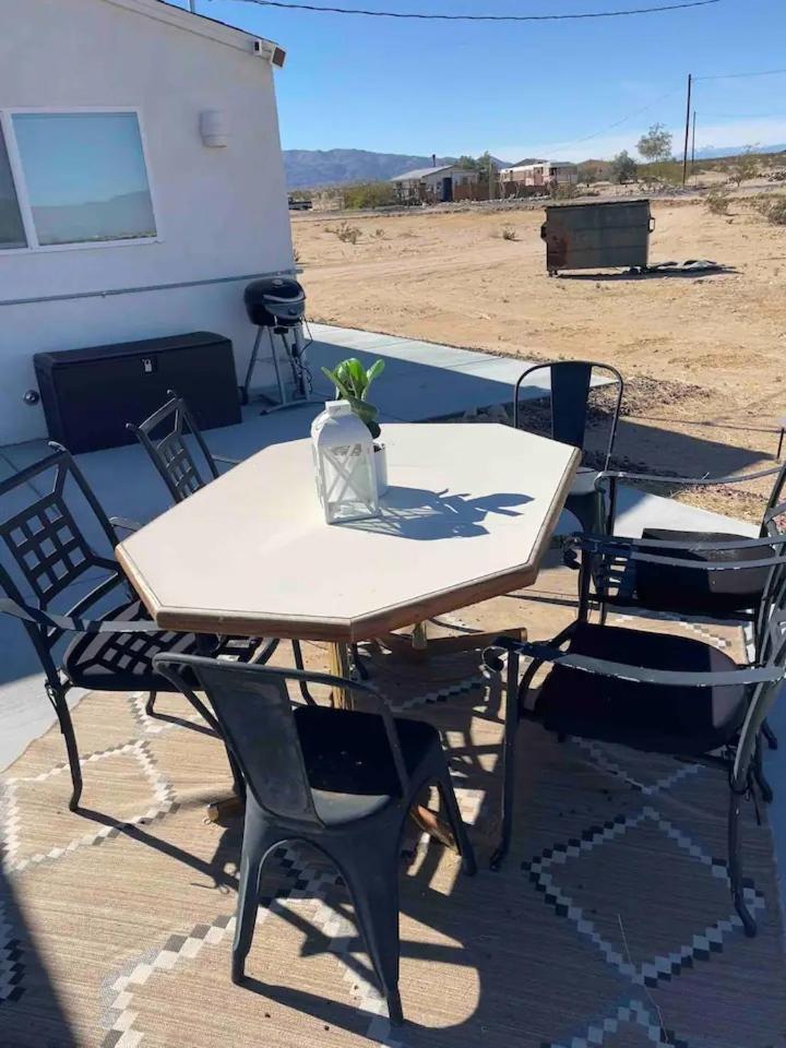 Serene Modern Home Backdoor With Great Wifi, Games, Movies, Patio Seating And Bbq Easy Access To North Joshua Tree National Park In 10 Minutes Туентинайн Палмс Екстериор снимка