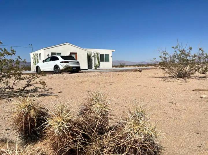 Serene Modern Home Backdoor With Great Wifi, Games, Movies, Patio Seating And Bbq Easy Access To North Joshua Tree National Park In 10 Minutes Туентинайн Палмс Екстериор снимка