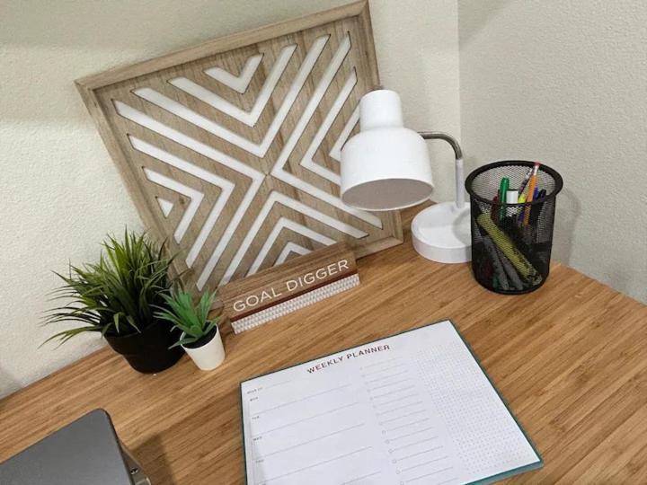 Serene Modern Home Backdoor With Great Wifi, Games, Movies, Patio Seating And Bbq Easy Access To North Joshua Tree National Park In 10 Minutes Туентинайн Палмс Екстериор снимка