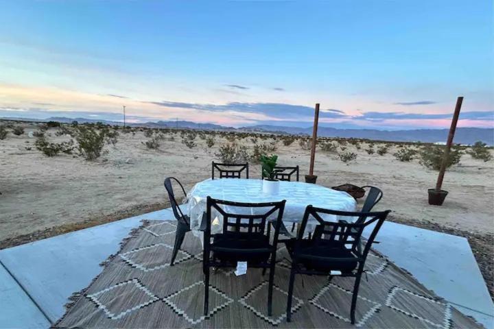 Serene Modern Home Backdoor With Great Wifi, Games, Movies, Patio Seating And Bbq Easy Access To North Joshua Tree National Park In 10 Minutes Туентинайн Палмс Екстериор снимка
