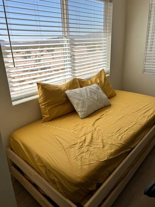 Serene Modern Home Backdoor With Great Wifi, Games, Movies, Patio Seating And Bbq Easy Access To North Joshua Tree National Park In 10 Minutes Туентинайн Палмс Екстериор снимка