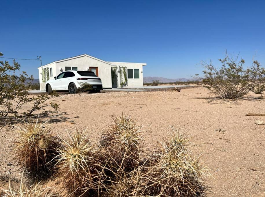 Serene Modern Home Backdoor With Great Wifi, Games, Movies, Patio Seating And Bbq Easy Access To North Joshua Tree National Park In 10 Minutes Туентинайн Палмс Екстериор снимка