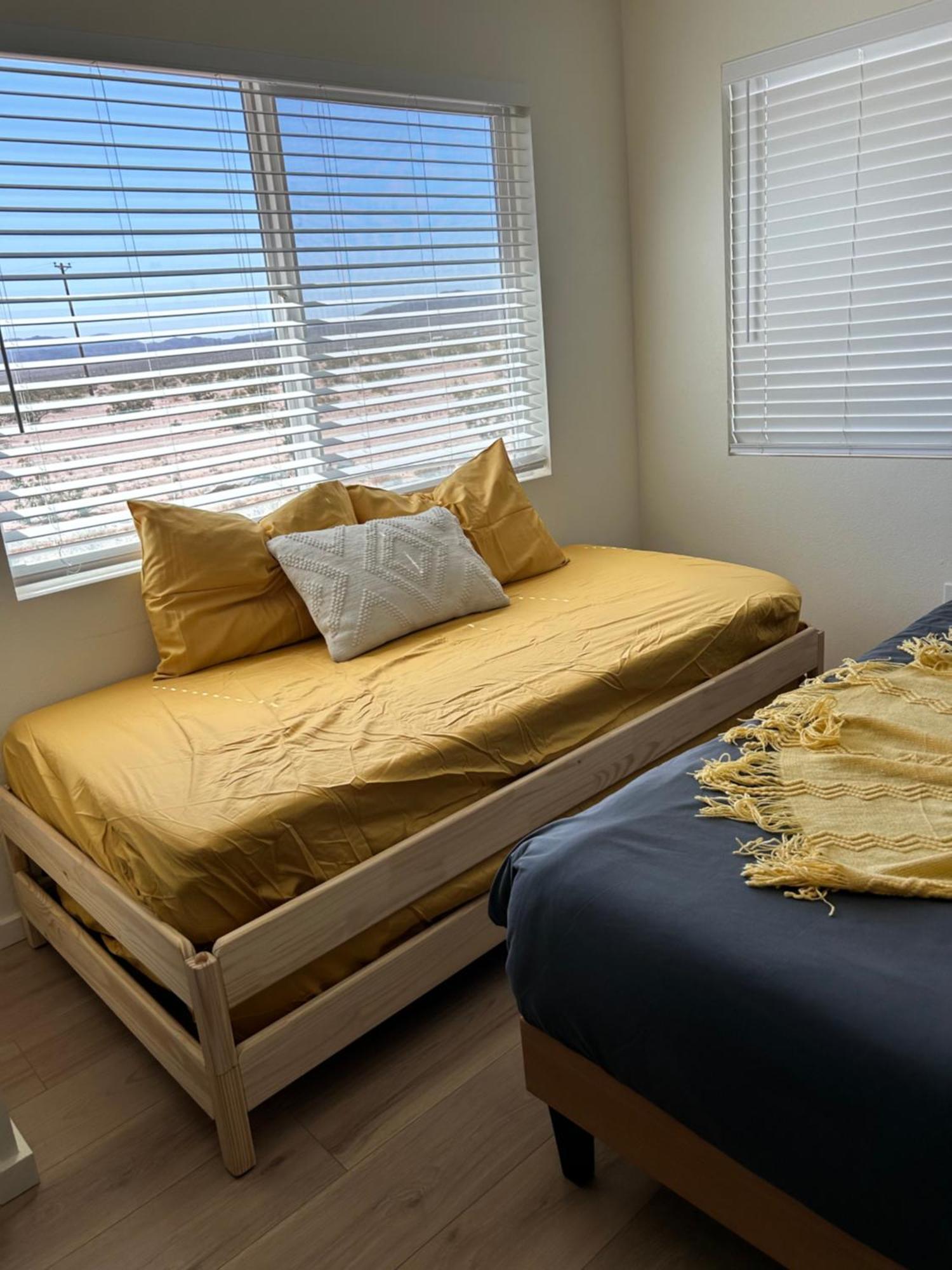 Serene Modern Home Backdoor With Great Wifi, Games, Movies, Patio Seating And Bbq Easy Access To North Joshua Tree National Park In 10 Minutes Туентинайн Палмс Екстериор снимка
